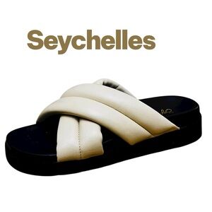 Seychelles Driving Force Leather Beige Womens Sandala Sz 10 NWOT